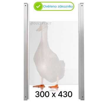 Dvířka pro otevírač kurníku 300 x 430 mm, hliníkové ližiny, deska z průsvitného a netříštivého plexiskla opál 2,5 mm