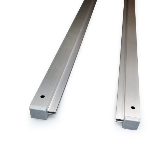 Dvířka pro otevírač kurníku 300 x 430 mm, hliníkové ližiny, deska z průsvitného a netříštivého plexiskla opál 2,5 mm